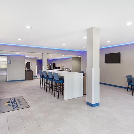 Microtel Inn & Suites By Wyndham Manchester - Newly Renovated Екстер'єр фото