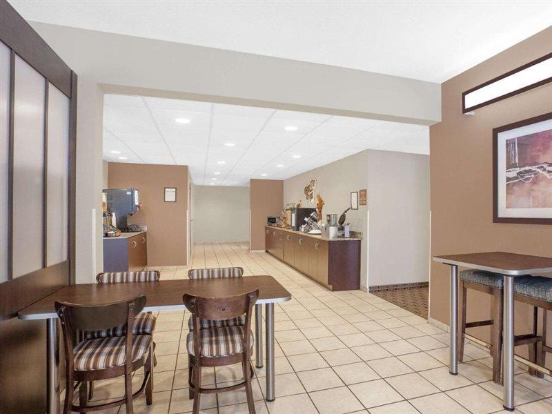 Microtel Inn & Suites By Wyndham Manchester - Newly Renovated Екстер'єр фото