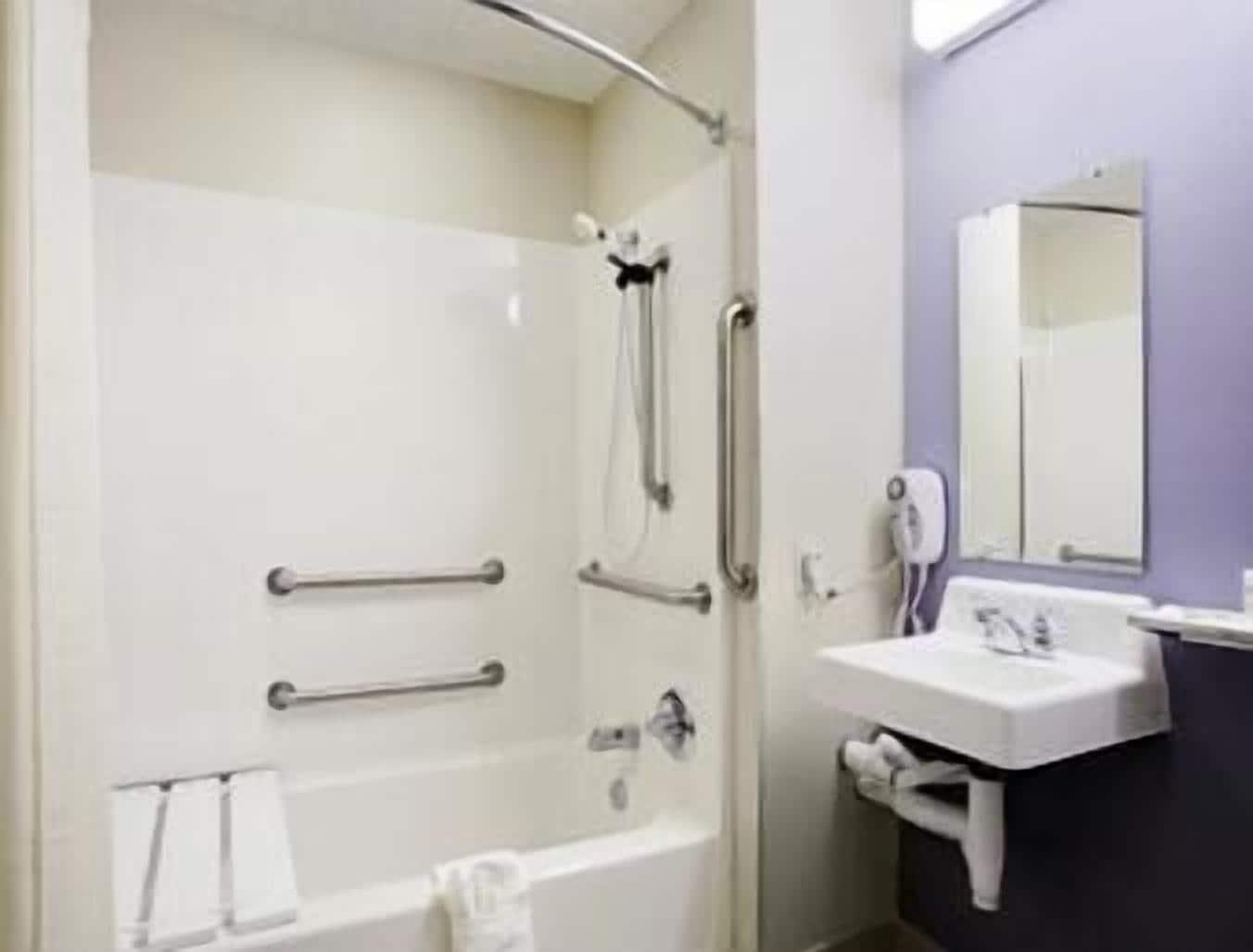 Microtel Inn & Suites By Wyndham Manchester - Newly Renovated Екстер'єр фото