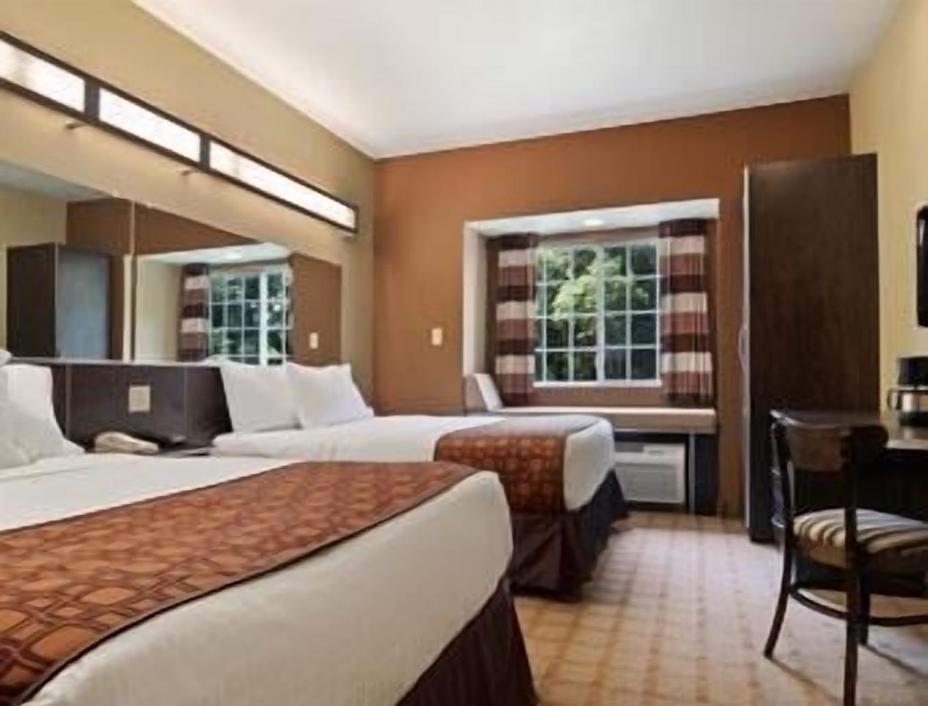 Microtel Inn & Suites By Wyndham Manchester - Newly Renovated Екстер'єр фото