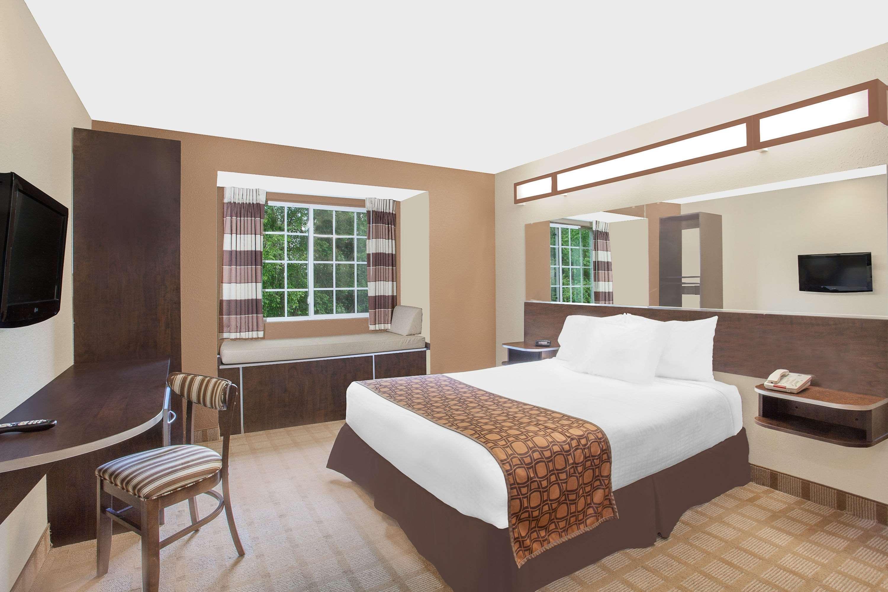 Microtel Inn & Suites By Wyndham Manchester - Newly Renovated Екстер'єр фото