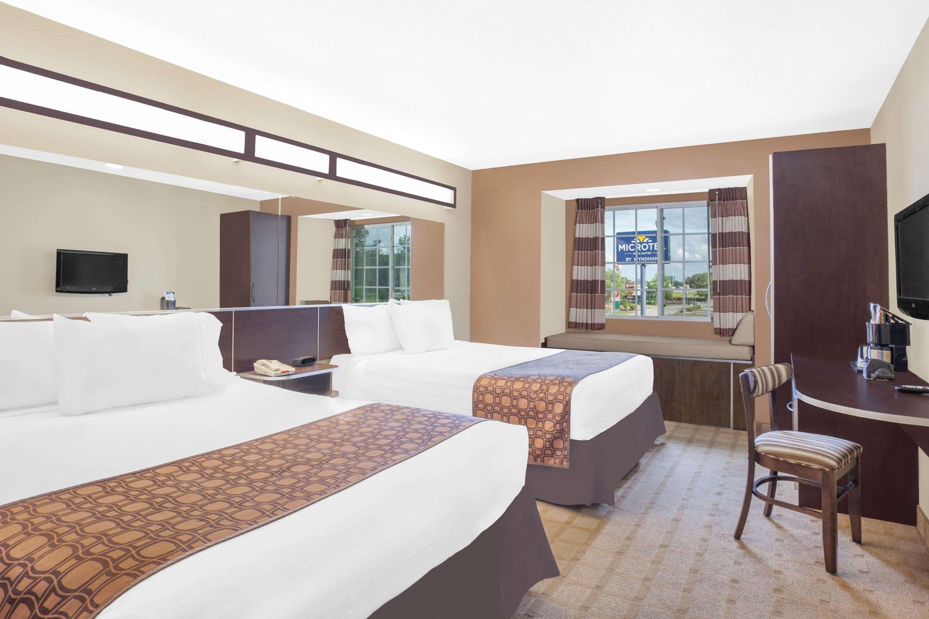 Microtel Inn & Suites By Wyndham Manchester - Newly Renovated Екстер'єр фото