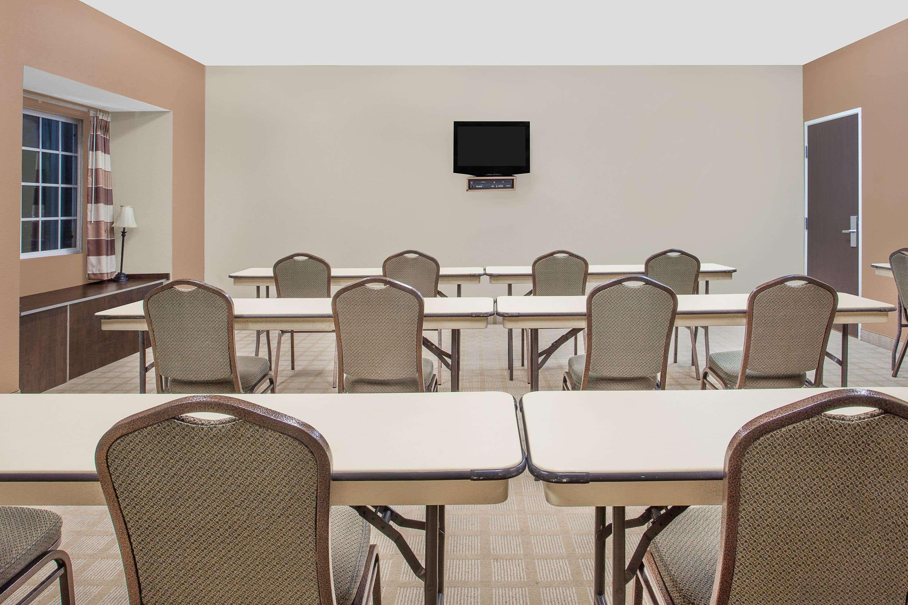 Microtel Inn & Suites By Wyndham Manchester - Newly Renovated Екстер'єр фото