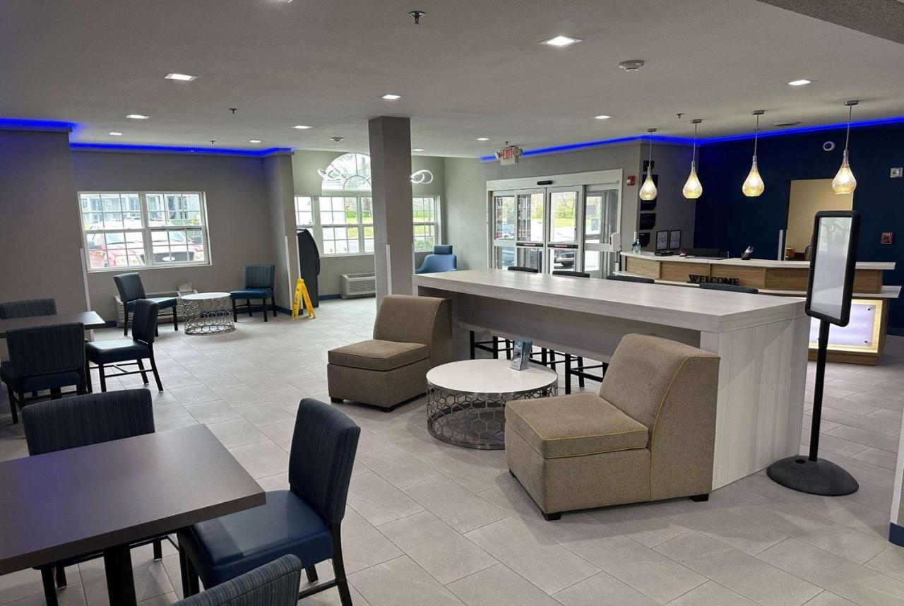 Microtel Inn & Suites By Wyndham Manchester - Newly Renovated Екстер'єр фото