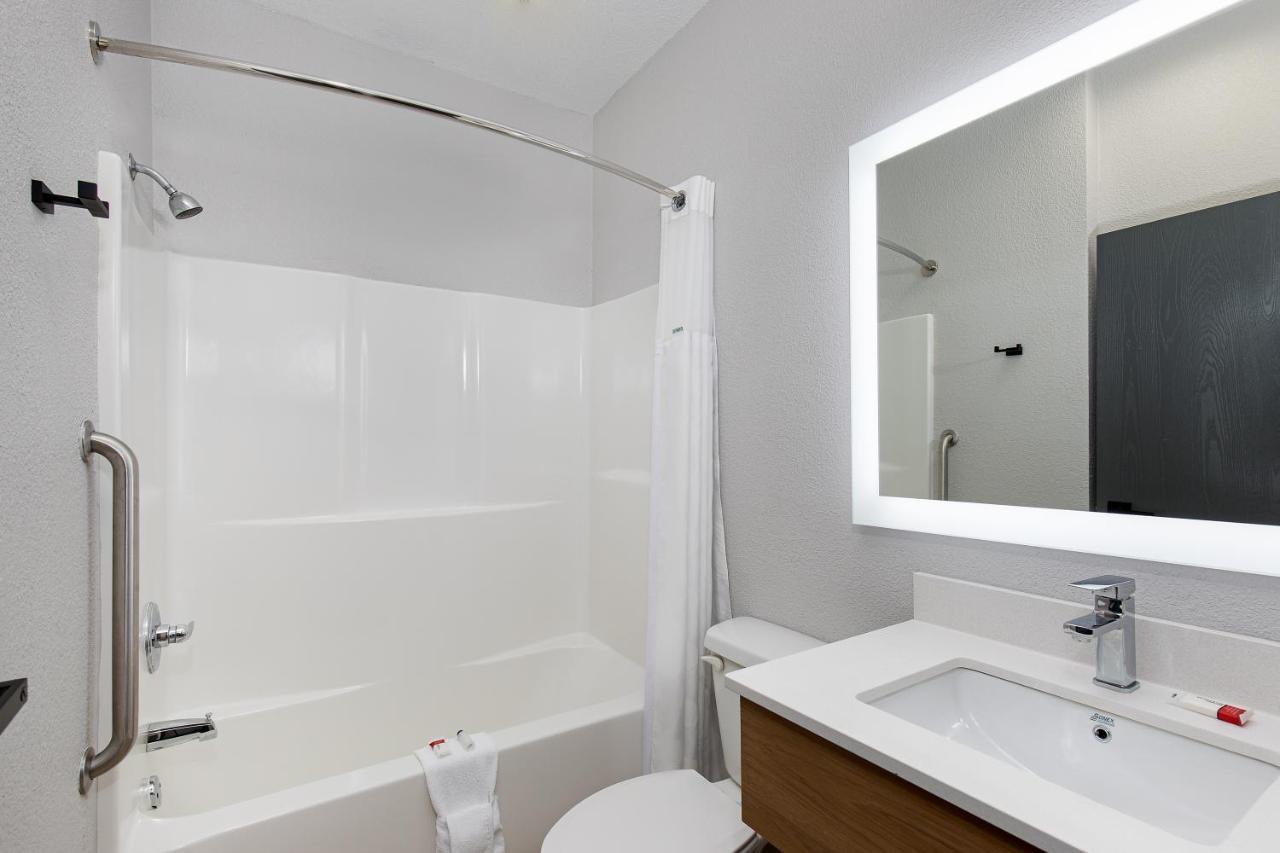 Microtel Inn & Suites By Wyndham Manchester - Newly Renovated Екстер'єр фото