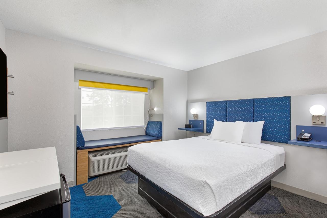 Microtel Inn & Suites By Wyndham Manchester - Newly Renovated Екстер'єр фото