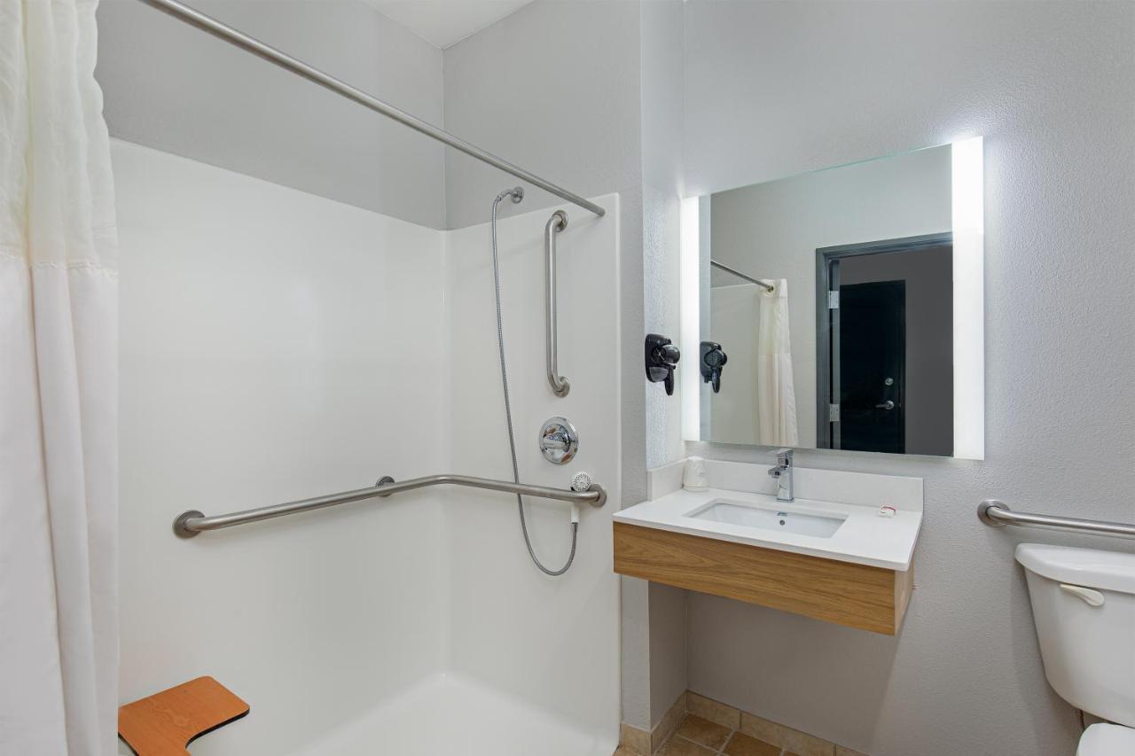 Microtel Inn & Suites By Wyndham Manchester - Newly Renovated Екстер'єр фото