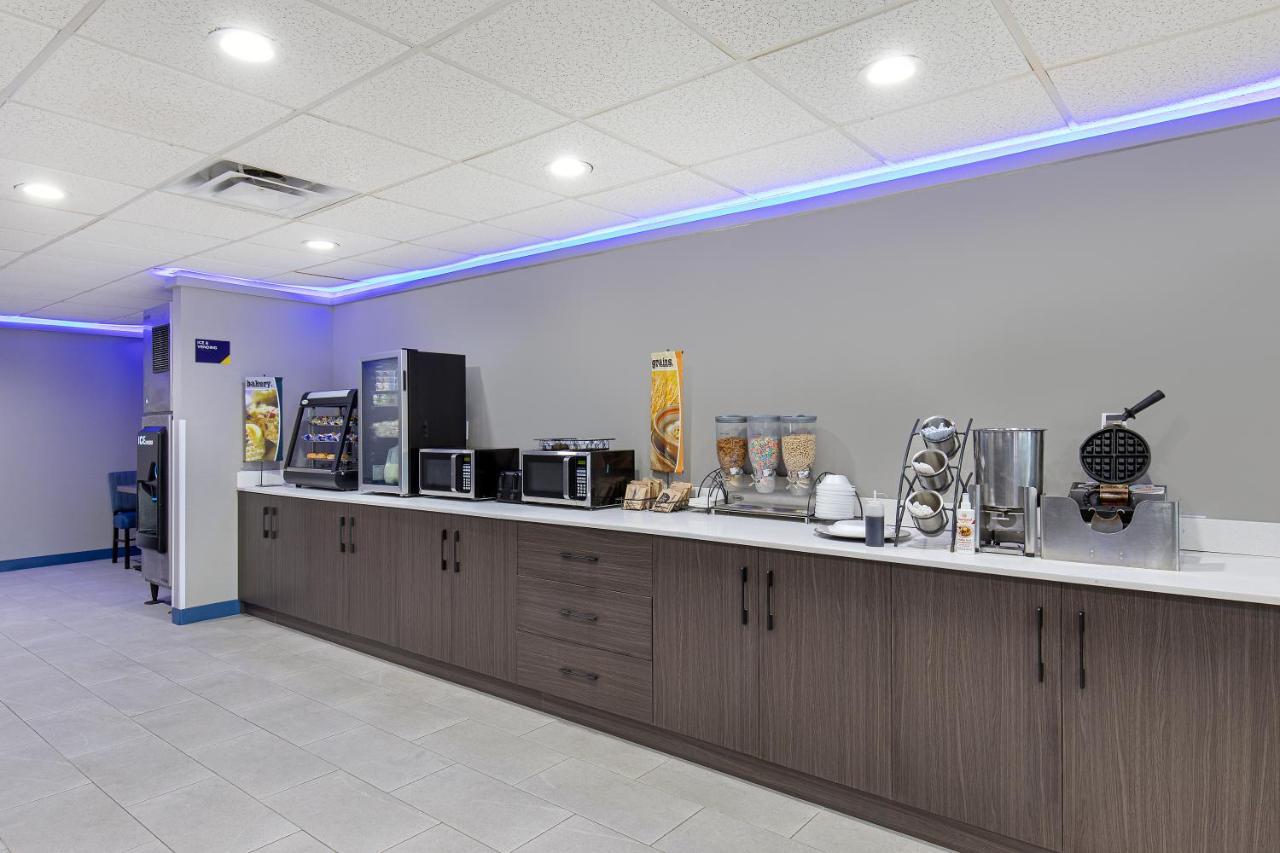 Microtel Inn & Suites By Wyndham Manchester - Newly Renovated Екстер'єр фото