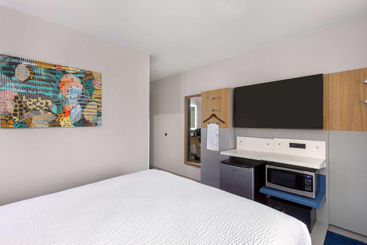 Microtel Inn & Suites By Wyndham Manchester - Newly Renovated Екстер'єр фото
