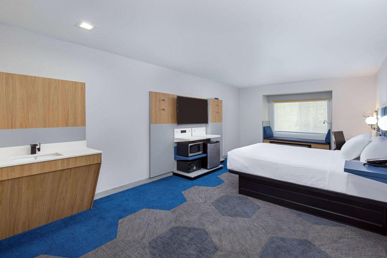 Microtel Inn & Suites By Wyndham Manchester - Newly Renovated Екстер'єр фото